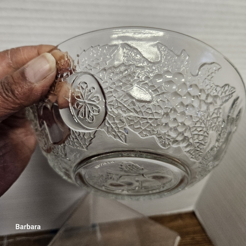Vintage 70s FNG Indonesia Pressed Glass Bowl with Embossed Fruit Design - Picture 3 of 7